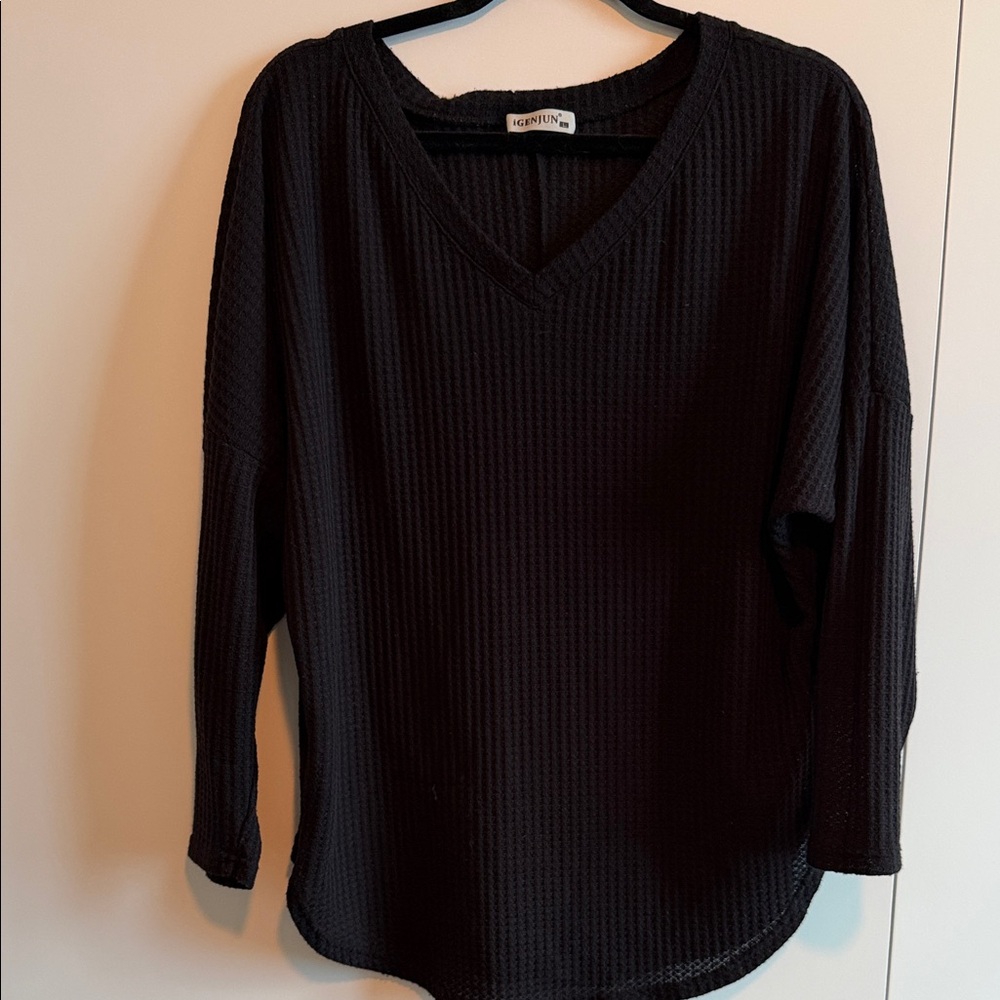 Chic Black V-Neck Long Sleeve Top